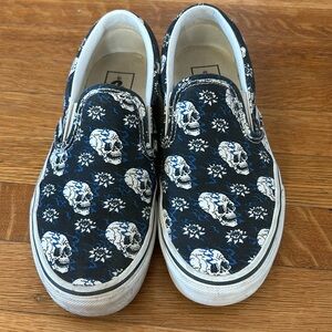 Vans Classic Slip On’s - Women’s 7